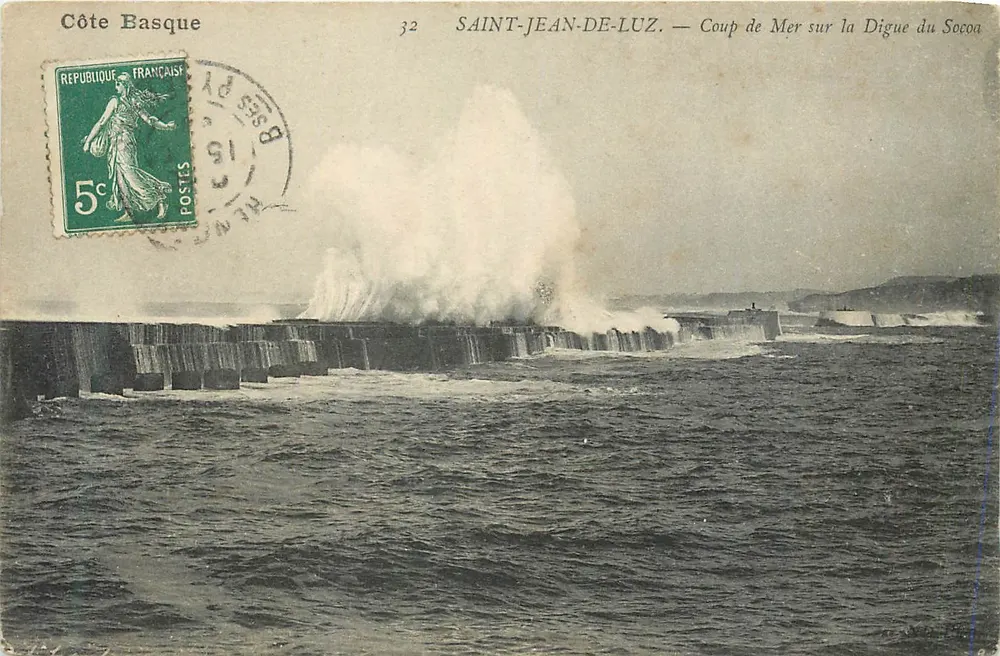 Saint-Jean-de-Luz — Blick auf das Meer am Soccoa-Damm — Basque-Küste - Vorderseite