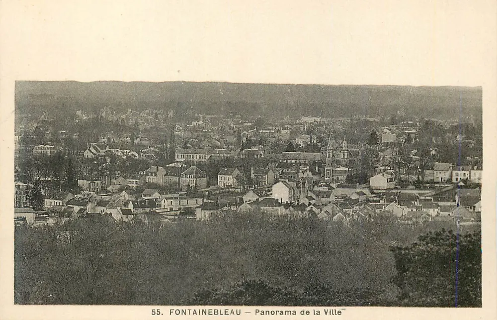Fontainebleau — Panorama de la Ville — 55 - Recto