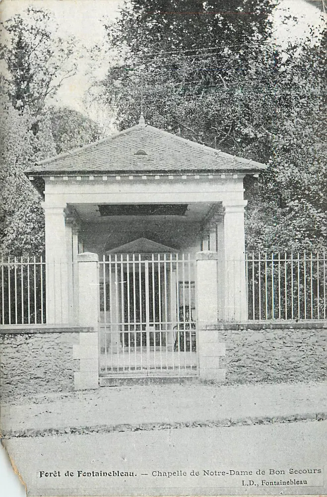 Ferêt de Fontainebleau — Kapelle Notre-Dame de Bon Secours — L.D., Fontainebleau - Vorderseite