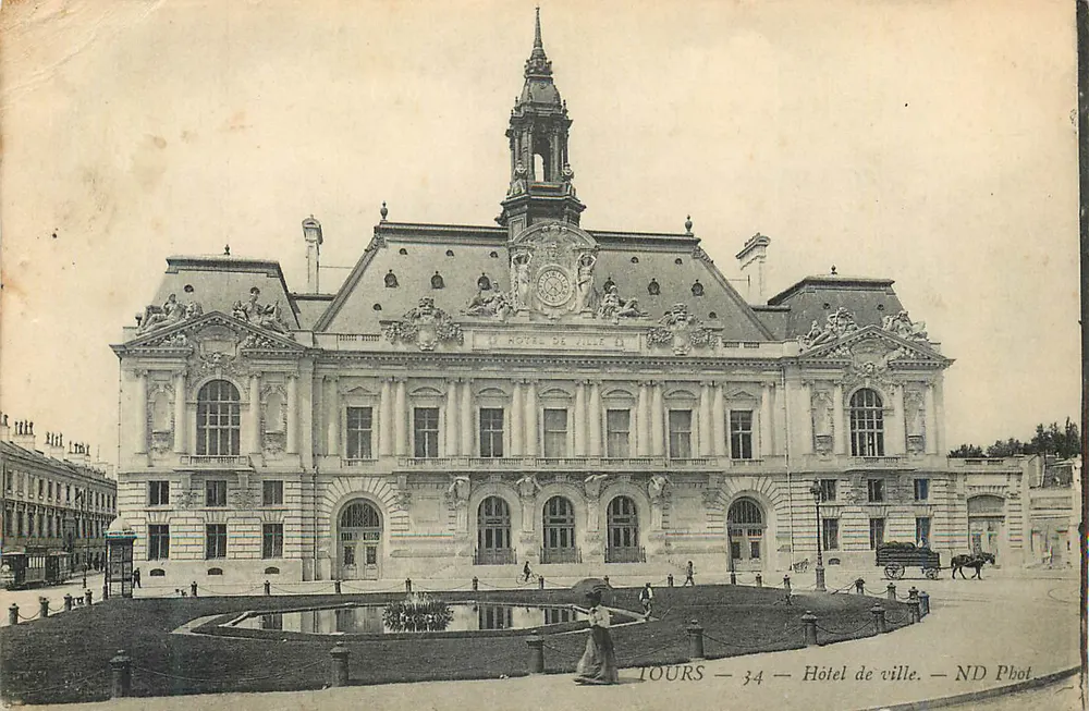Tours — Hôtel de Ville — ND Pbot - Voorkant
