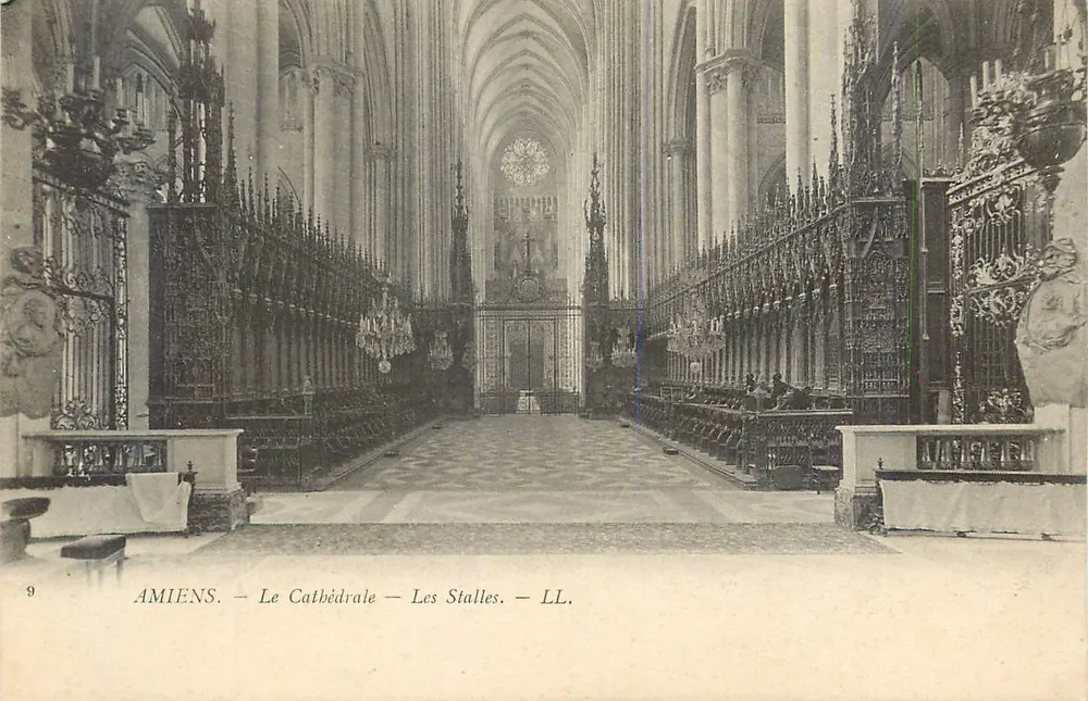 Amiens — A Catedral — As Stalles — LL. - Frente