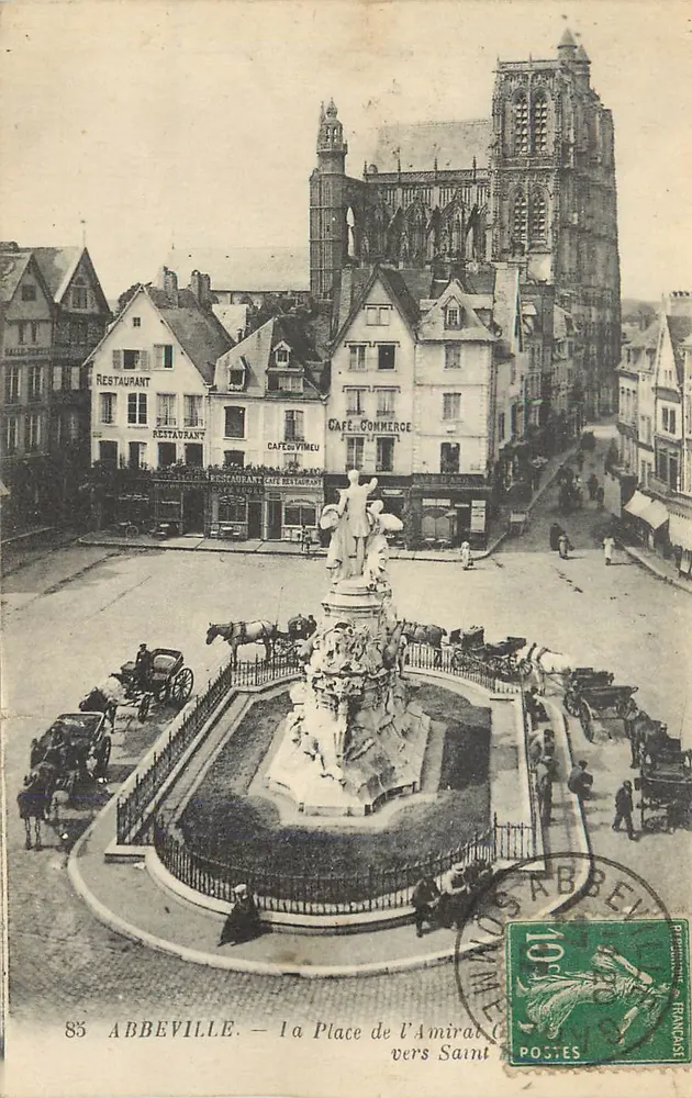 Abbeville — La Plaza del Almirante Saint-Simon — Editor Lévy Fils et Cie, París - Anverso