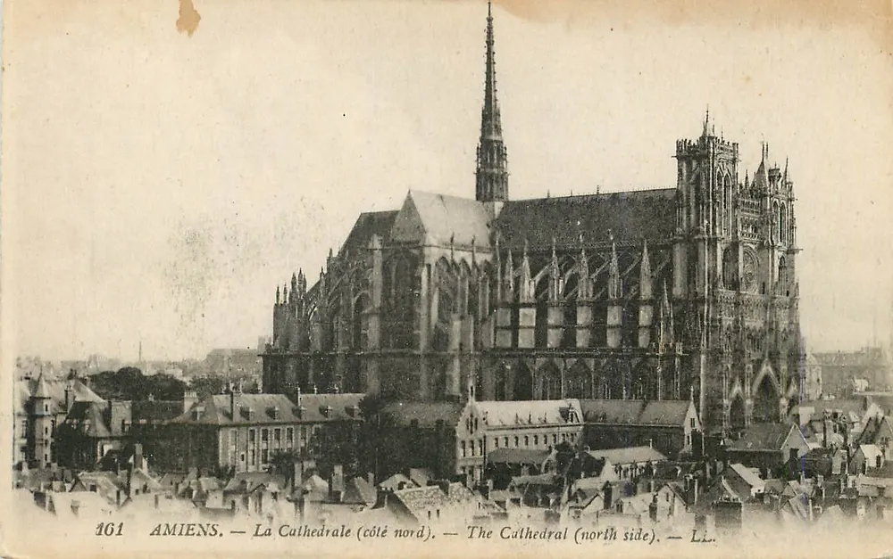 Amiens — A Catedral (lado norte) — Li. - Frente