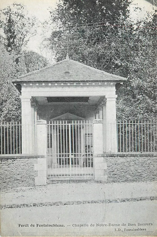 Ferêt de Fontainebleau — Kapelle Notre-Dame de Bon Secours — L.D., Fontainebleau - Vorderseite