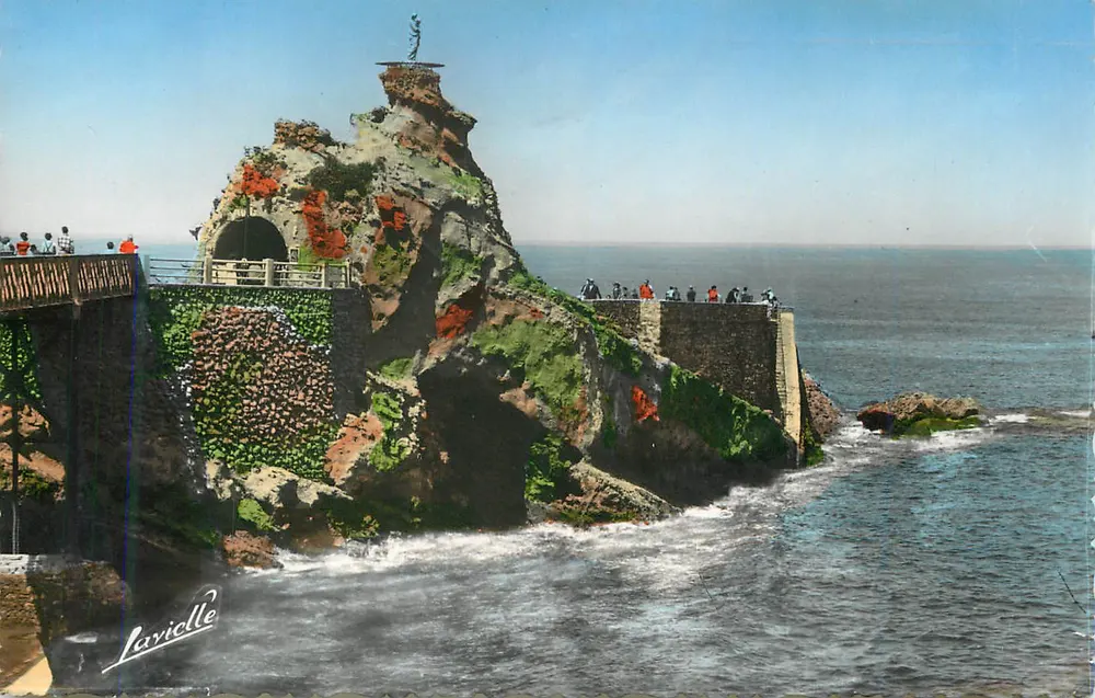 O Rocher da Virgem — Biarritz — Lavielle - Frente