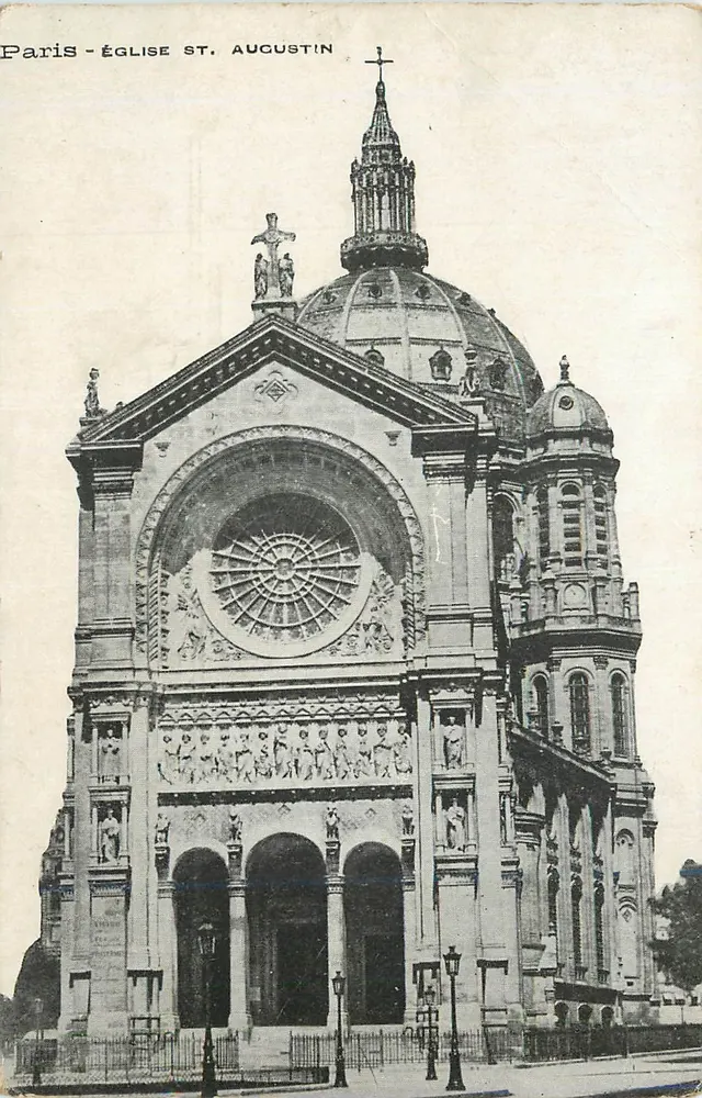 Paris - Igreja de São Agostinho — vista da fachada com roseira e cúpula - Frente