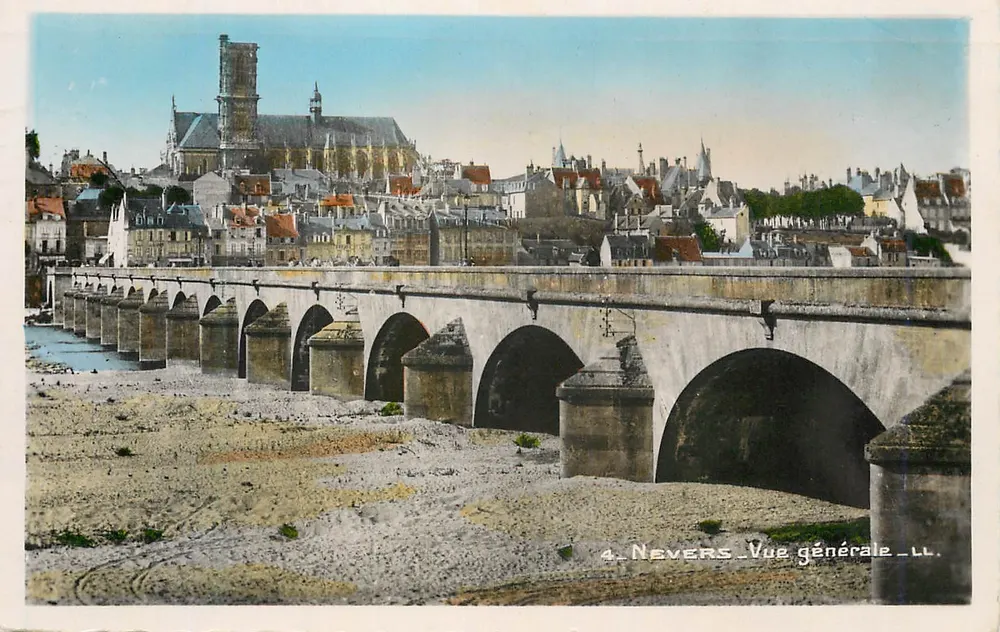 Nevers — Vista geral — Cie des Arts Photomécaniques, n°4 - Frente