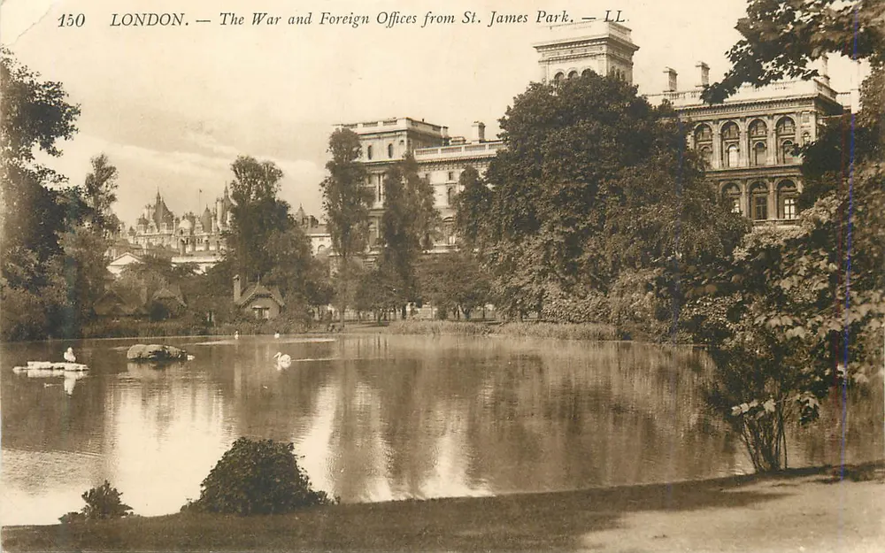 LONDRES — Les ministères de la Guerre et des Affaires étrangères vus depuis le parc de St. James — LL, n° 150 - Recto