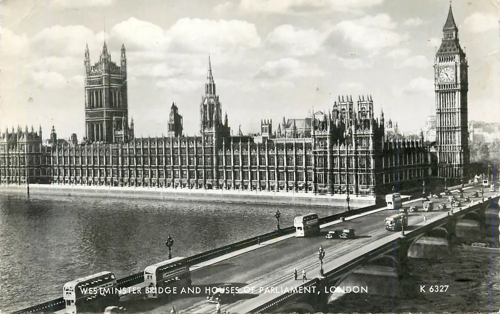 Westminster Bridge und Houses of Parliament, London — Valentine's Postcard K 6327 - Vorderseite