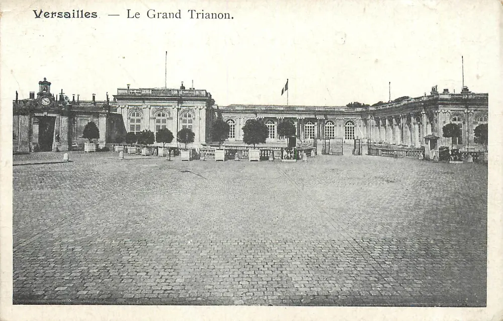 Versailles — O Grande Trianon. - Frente