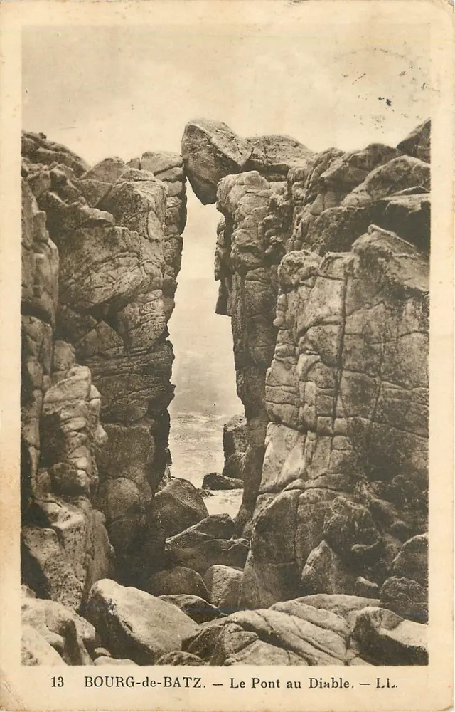 Bourg-de-Batz — The Devil's Bridge — L.L. - Front