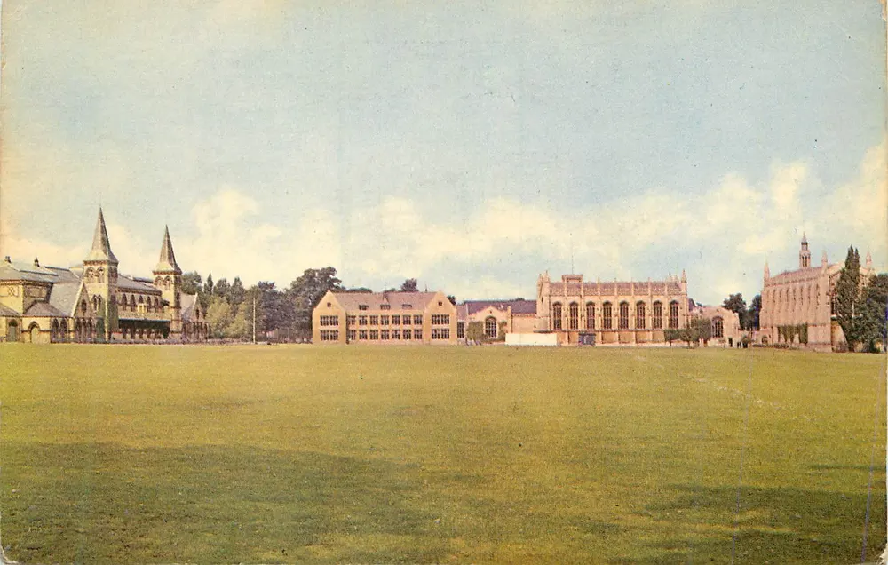 चेल्टेनहैम का कॉलेज — एक पैनोरमा दृश्य — THE COLLEGE, CHELTENHAM, PT6667 - आगे