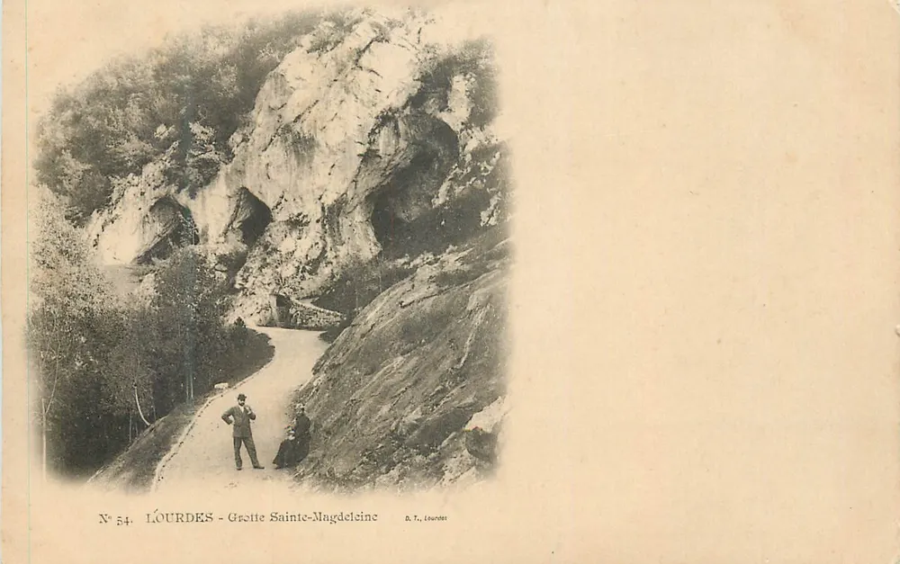 Lourdes - Grotte Sainte-Magdeleine — D.T. Lourdet, N° 54 - Recto
