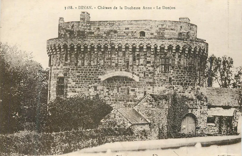 Dinan - Château de la Duchesse Anne - Le Donjon - Recto