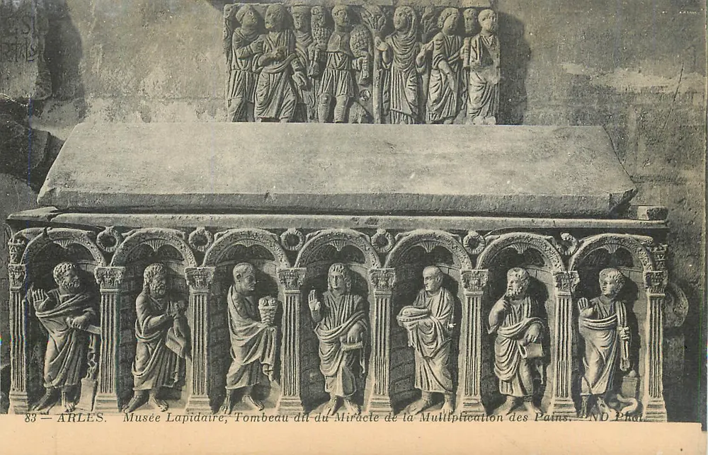 Arles — Musée Lapidaire, Tombeau du Miracle de la Multiplication des Pains — ND Phot. - Recto