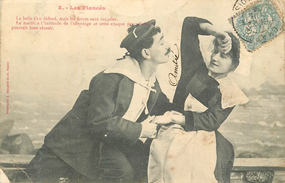 Les fiancés — scène de flirt sur quai — Phototypie A. Berquet et Cie, Nancy - Awers