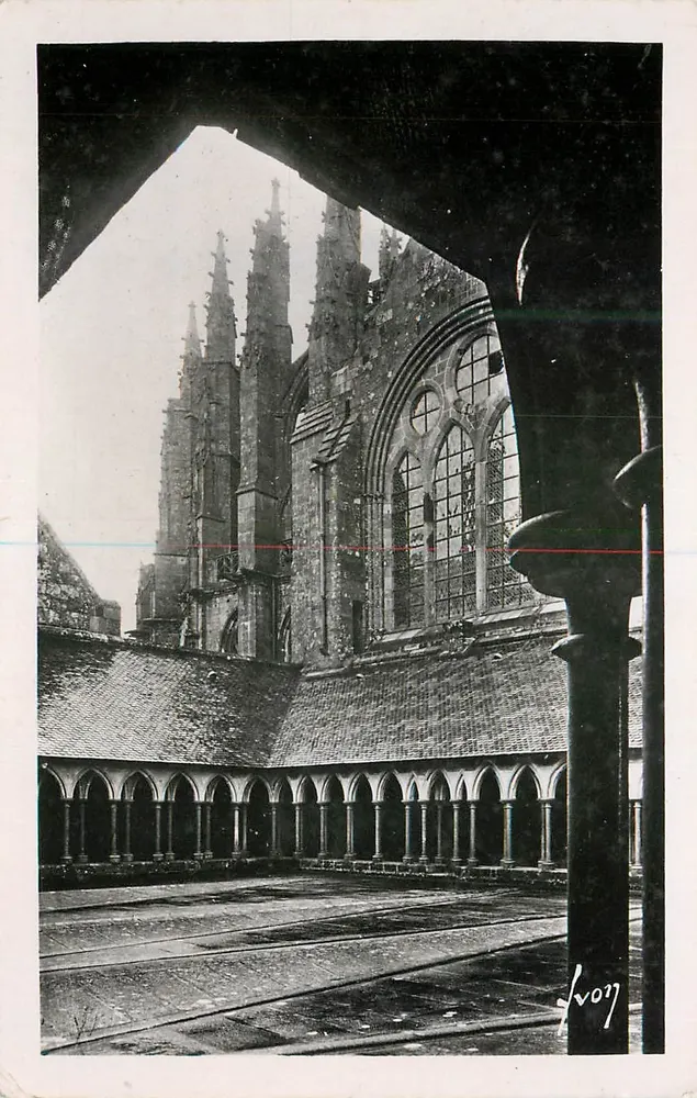 Monte Santo-Michel (Manche) — A Abadia - O Claustro — Edições J. Martel, B.911 - Frente