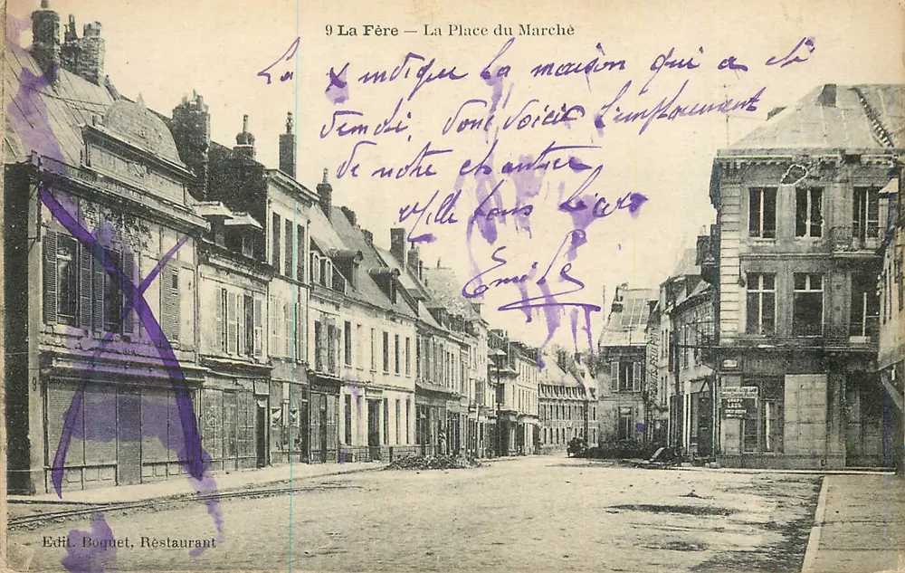 La Fère — A Praça do Mercado — Edil. Boquet, Restaurante - Frente