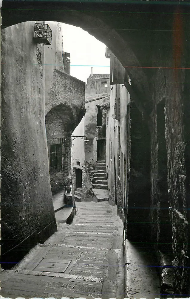Roquebrune-Village — Rue du Château — Éditions Alexis-Mossa - Front