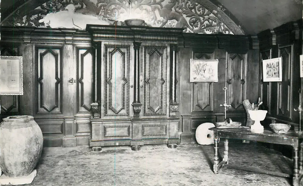 Antigo Castelo dos Grimaldi (século XIV) — Sala do Meio-Dia reservada à oliveira — Edição « La Cigogne » - Frente
