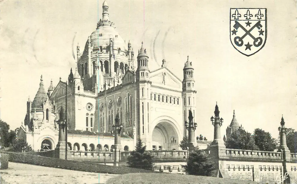 Basílica do Sagrado Coração de Lisieux — vista para a basílica — editor não identificado, n° de série 718 - Frente