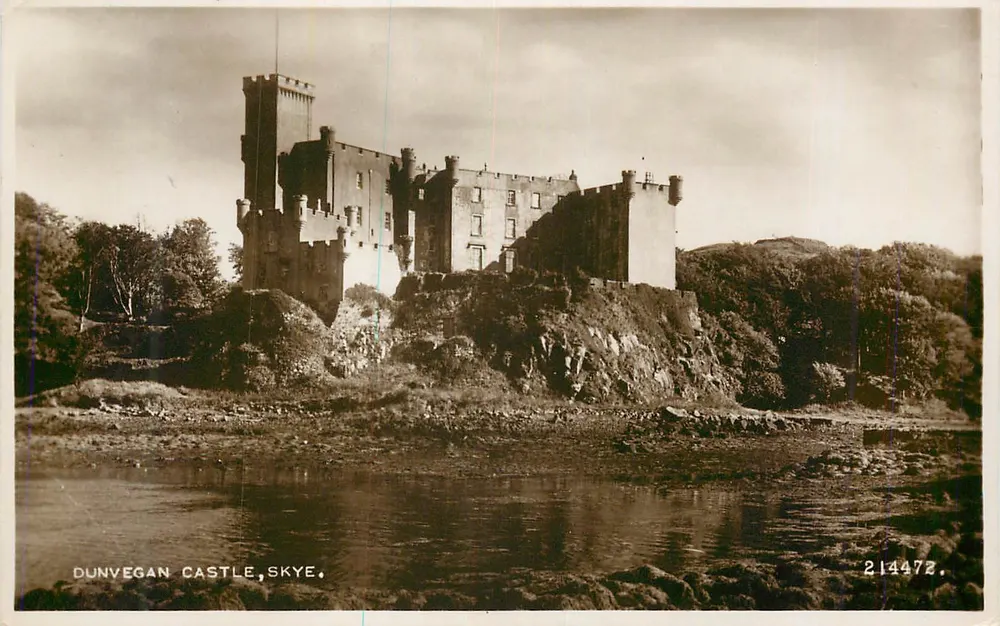 Castelo de Dunvegan, Skye — Cartão de Valência — Valentine & Sons Ltd. n°214472 - Frente