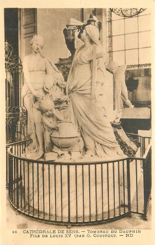 Kathedrale von Sens — Grab des Dauphins, Sohn von Louis XV (von G. Coustou) — ND - Vorderseite