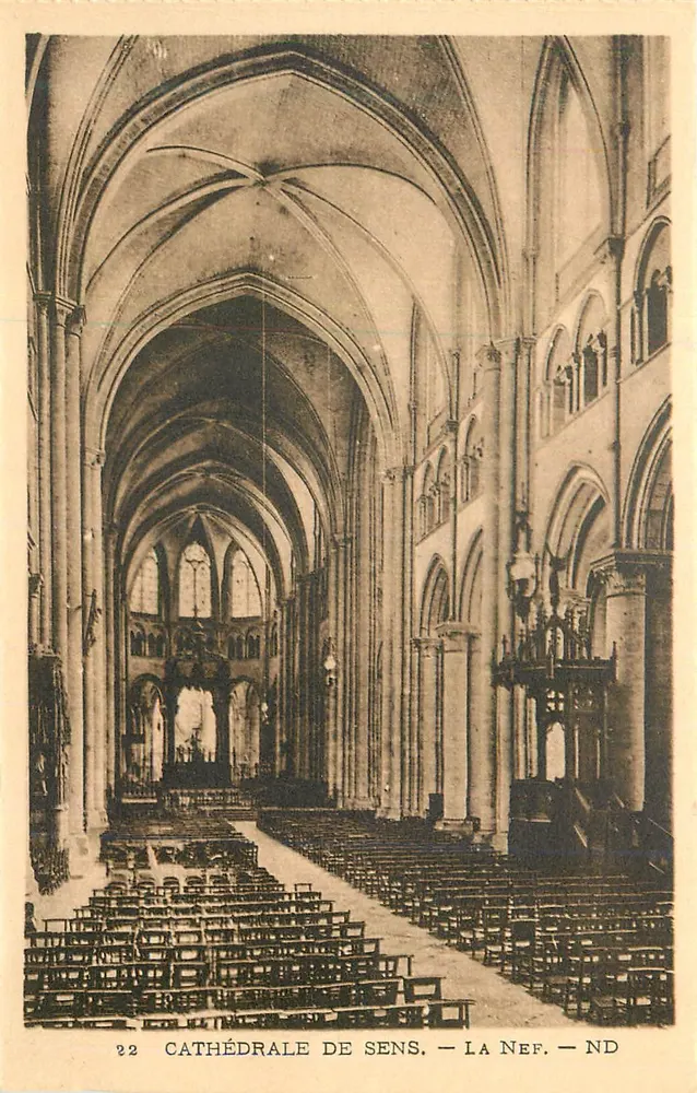 Catedral de Sens — A Nave — ND - Frente