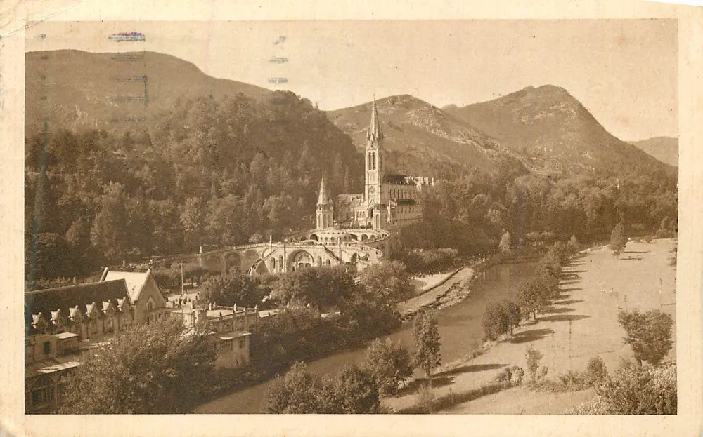 Lourdes — A Basílica e o Gave — Edição Palais du Rosaire, n°41 - Frente