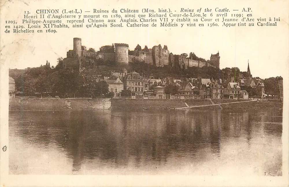 Chinon (Indre-et-Loire) — Ruines du Château (Mon. hist.) — A.P. - Recto
