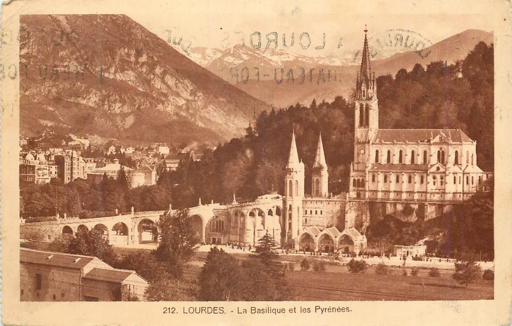 Lourdes - A Basílica e as Pirineus — Editor: Museu dos Artes Fenomenais, n° 212 - Frente