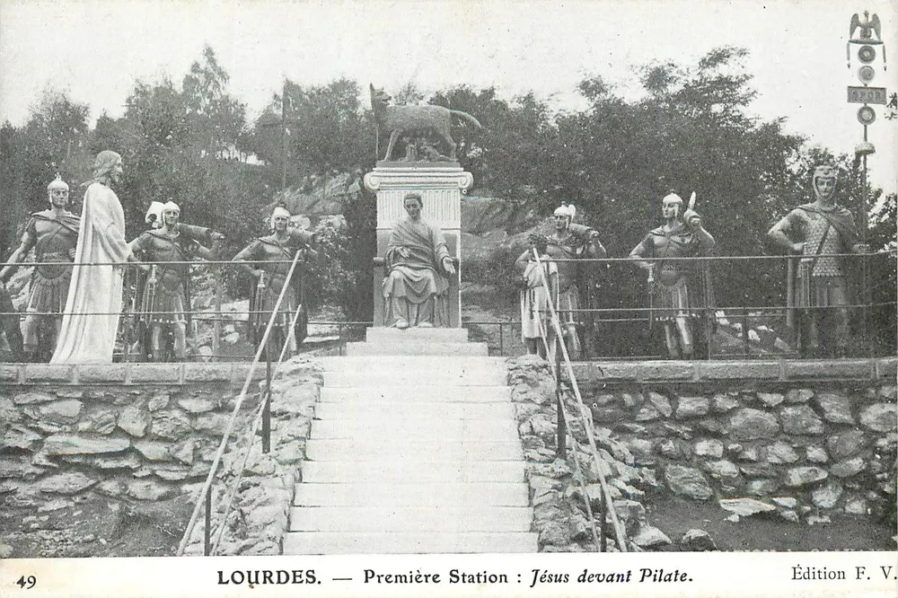 Lourdes — Primeira Estação: Jesus diante de Pilatos — Edição F. V. - Frente