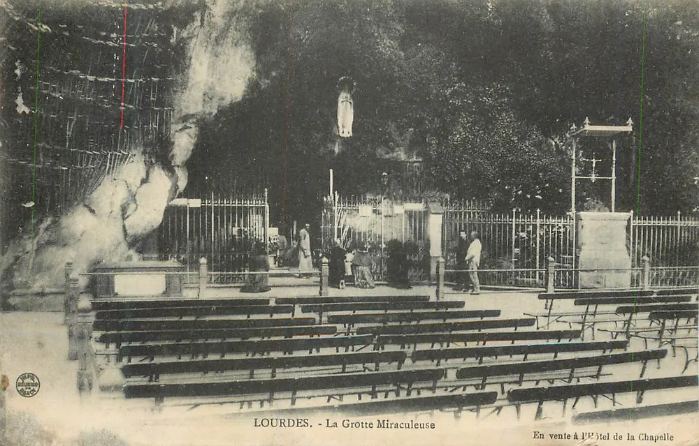 LOURDES — A Gruta Milagrosa — Editor: P. P. Hôtel de la Chapelle - Frente