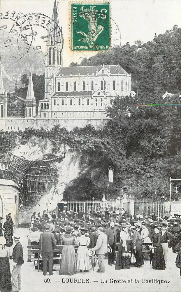 LOURDES — A Gruta e a Basílica. - Frente