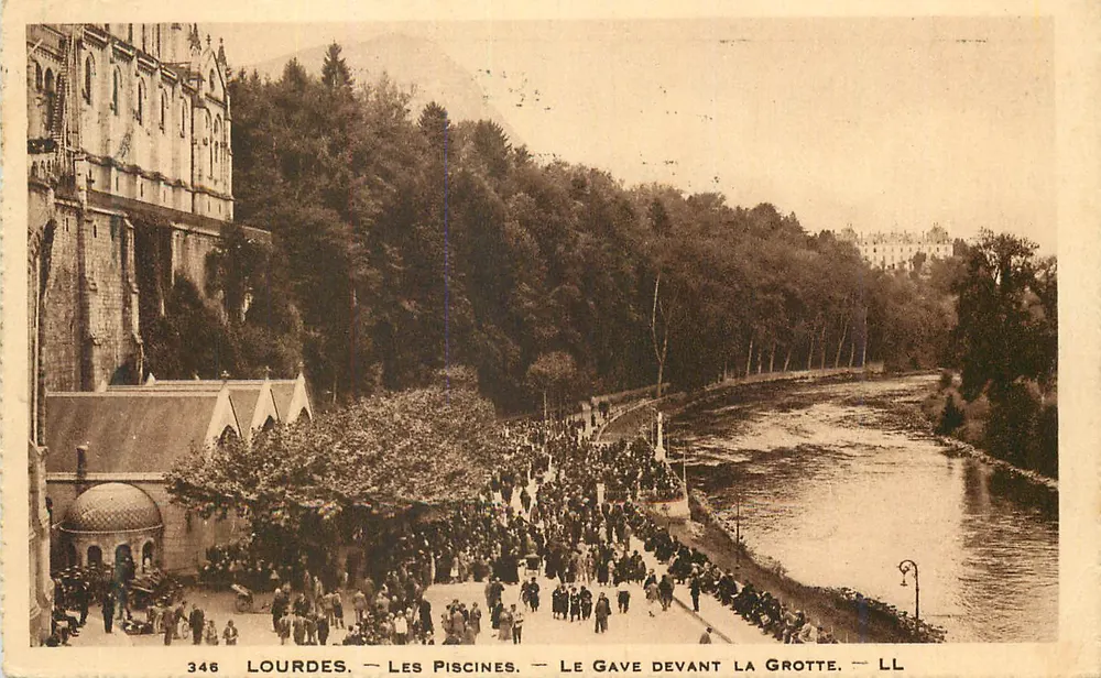 Lourdes — As Piscinas — O Gave diante da Gruta — LL - Frente
