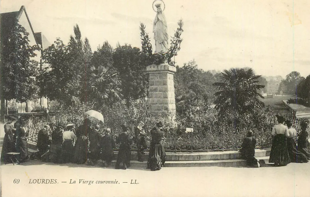Lourdes — A Virgem coroada — LL - Frente