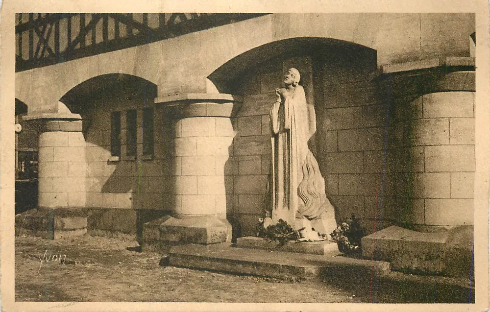 Joan of Arc on her pyre — Place du Marché — Éditions d'Art Yvon, n° 32 - Front