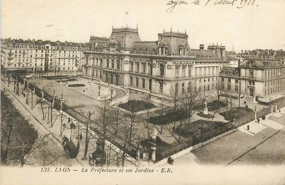 LYON — A Prefeitura e seus Jardins — E.R. — n°138 - Frente