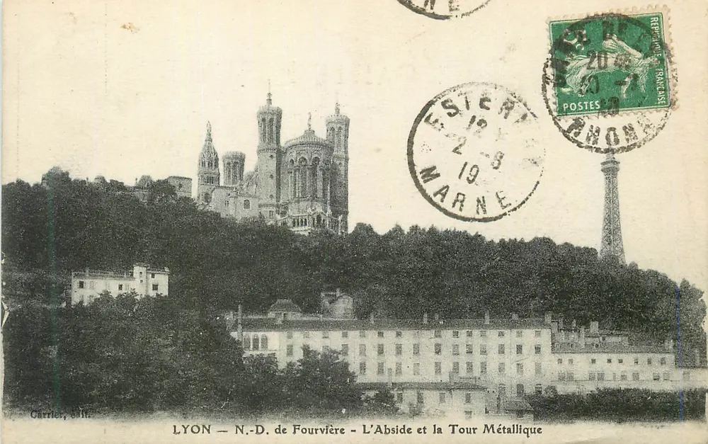 LYON — N.-D. de Fourvière — Die Apse und die Metalltürme — Carrière, édit. - Vorderseite