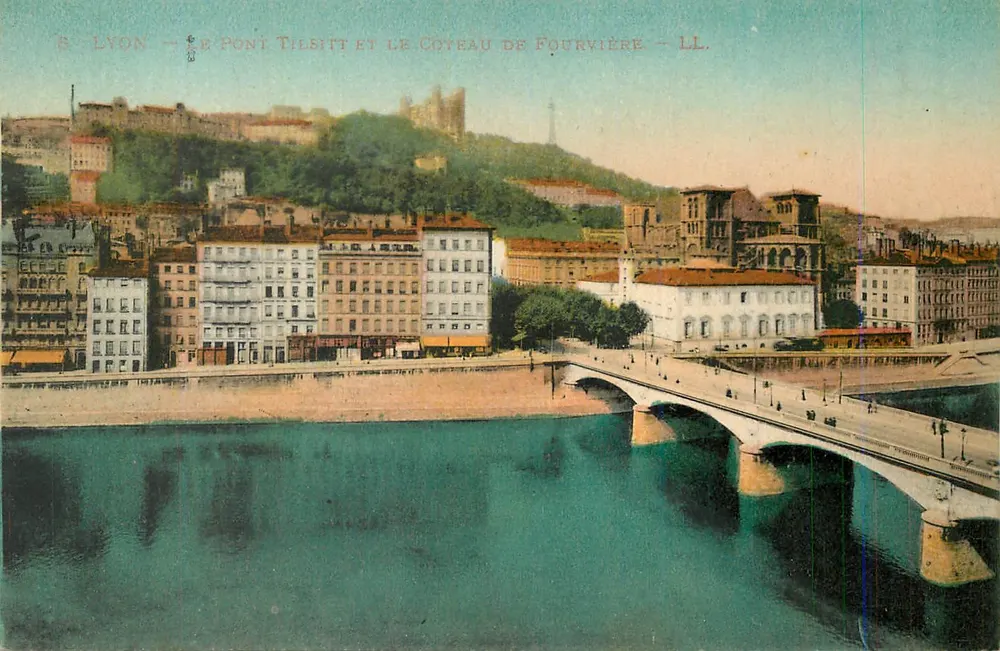 Lyon — O Pont Tilbitt e o Coteau de Fourvière — LL. - Frente
