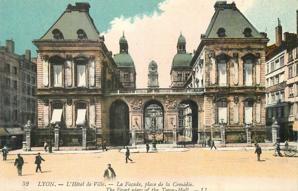 LYON — Das Rathaus — Die Fassade, Place de la Comédie — Levit Fils & Cie, Paris - Vorderseite