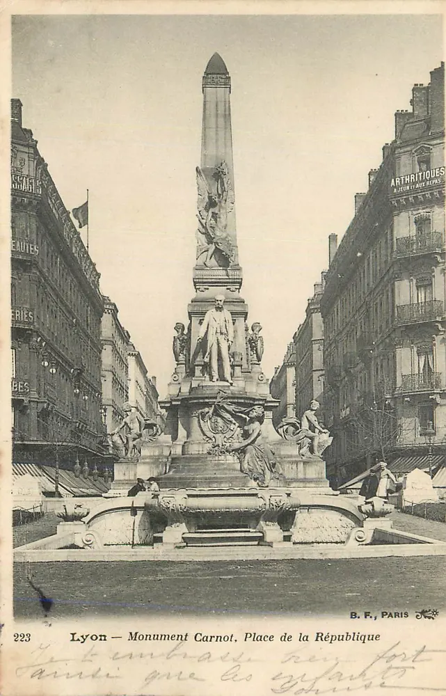 Lyon — Monument Carnot, Praça da República — B.F., Paris, n°223 - Frente