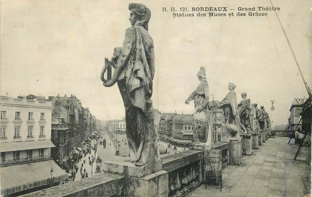 Bordeaux — Grand Théâtre — Statuen der Muses und der Grazien - Vorderseite