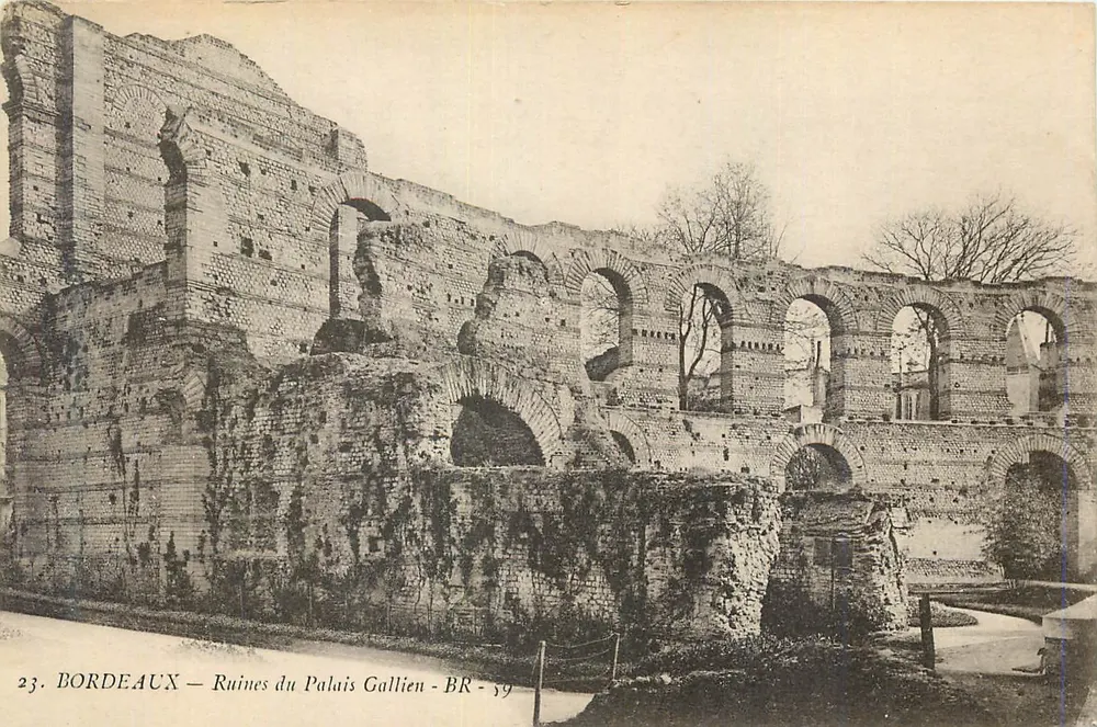 Bordeaux — Ruínas do Palácio Gallien — BR - 59 - Frente