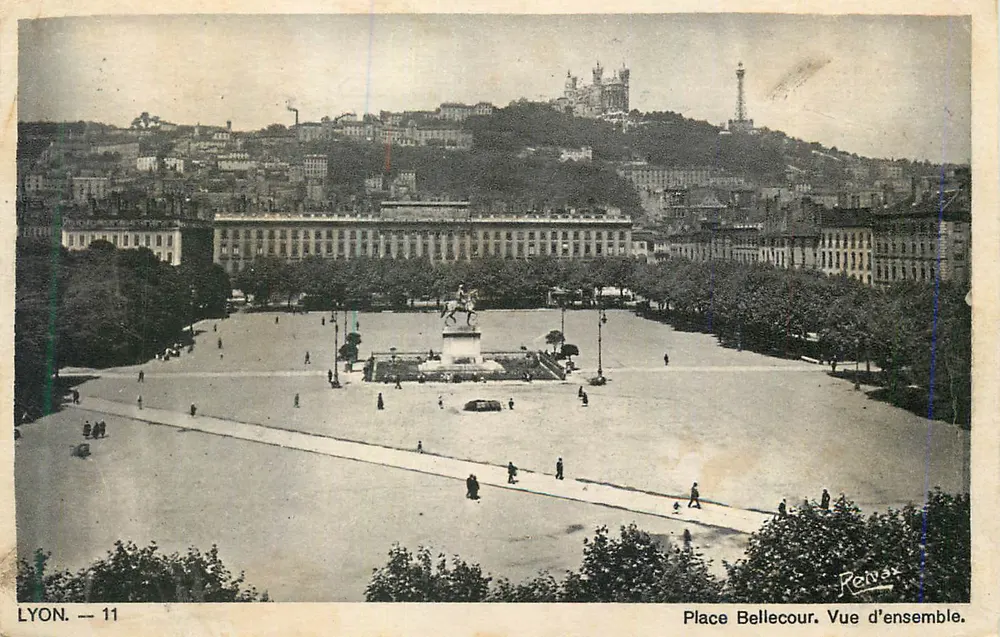 Place Bellecour — Lyon — Vista geral — Permax - Frente