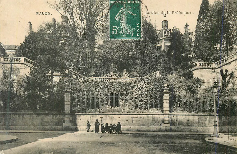 Mâcon — Jardins da Prefeitura — Loja de Cartões Postais - Frente