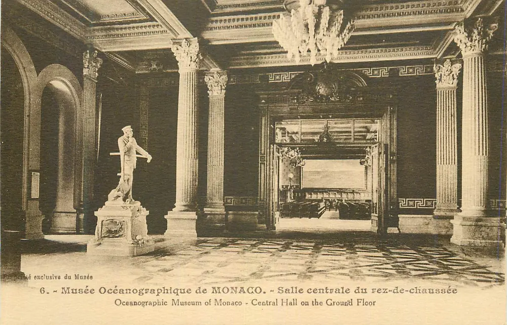 Ozeanografisches Museum von Monaco — Zentrales Zimmer im Erdgeschoss - Vorderseite