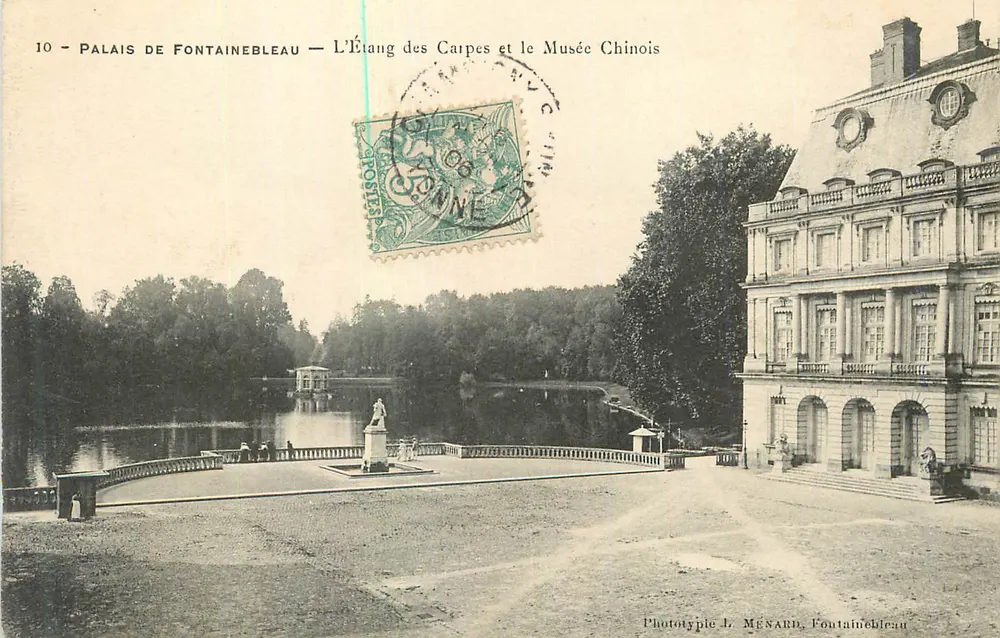 Palais de Fontainebleau — Der Étang des Carpes und das Chinese Museum — Phototypie J. MÉSARD, Fontainebleau - Vorderseite