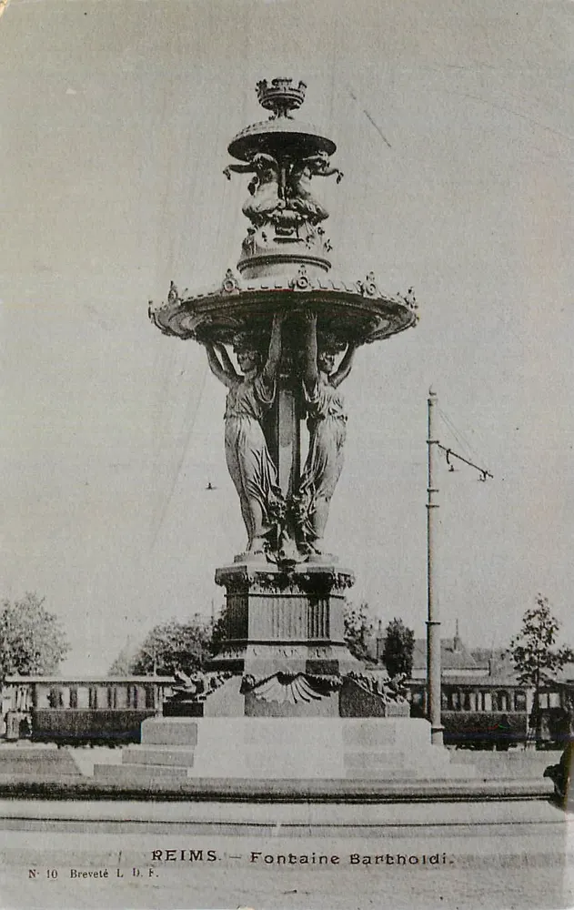 Reims — Fontaine Bartholdi — Brevetée L.D.F. N°10 - Frente