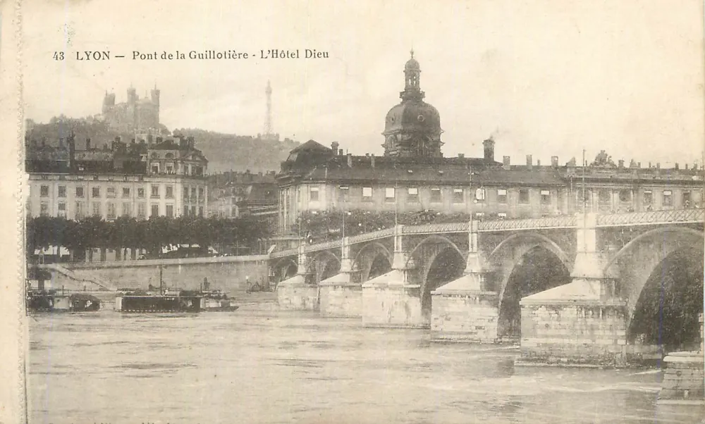 LYON — Brücke Guillotière - Das Hôtel Dieu - Vorderseite